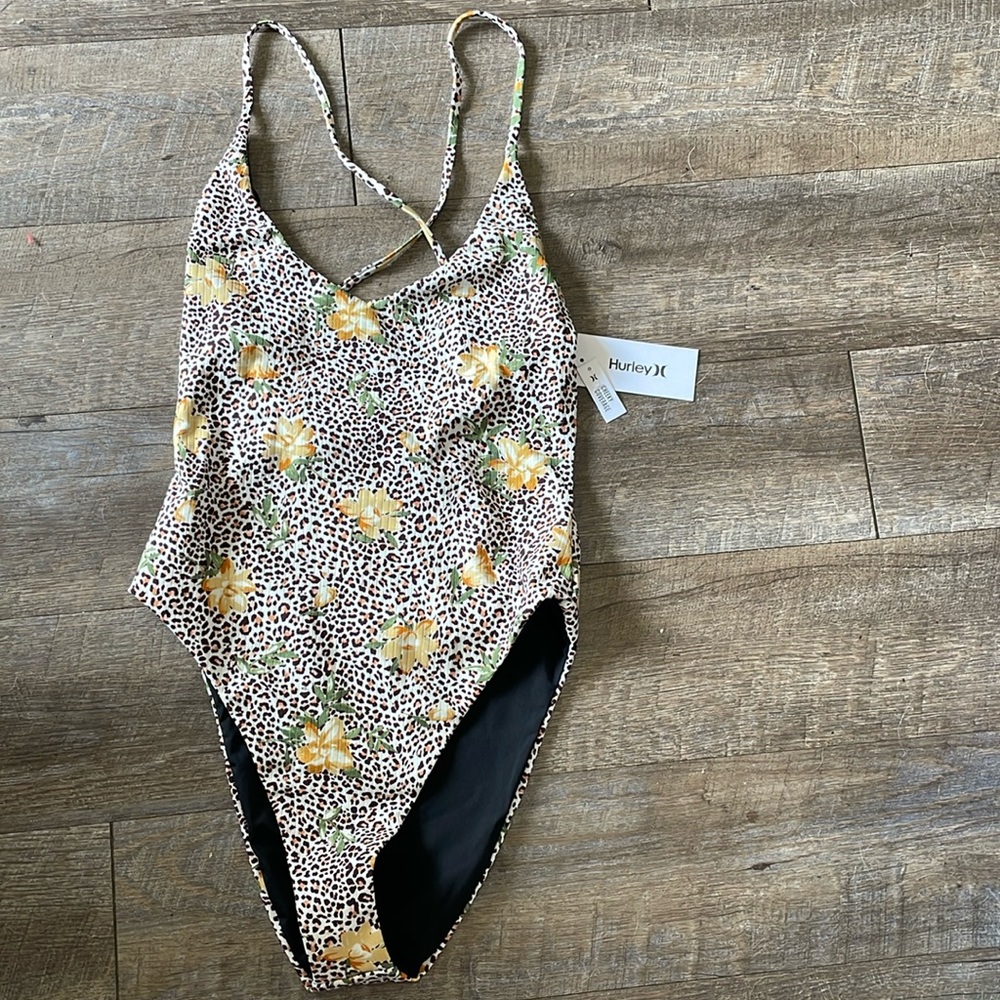 NWT Hurley jungle cat moderate one piece swimsuit